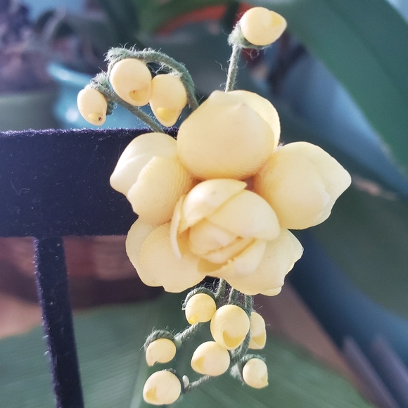 Yellow Vintage Flower Earrings - Picture 6 of 6